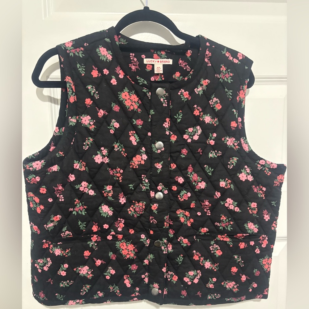 Lucky Brand Black Quilted Vest with Pink Floral Pattern - Picture 2 of 7
